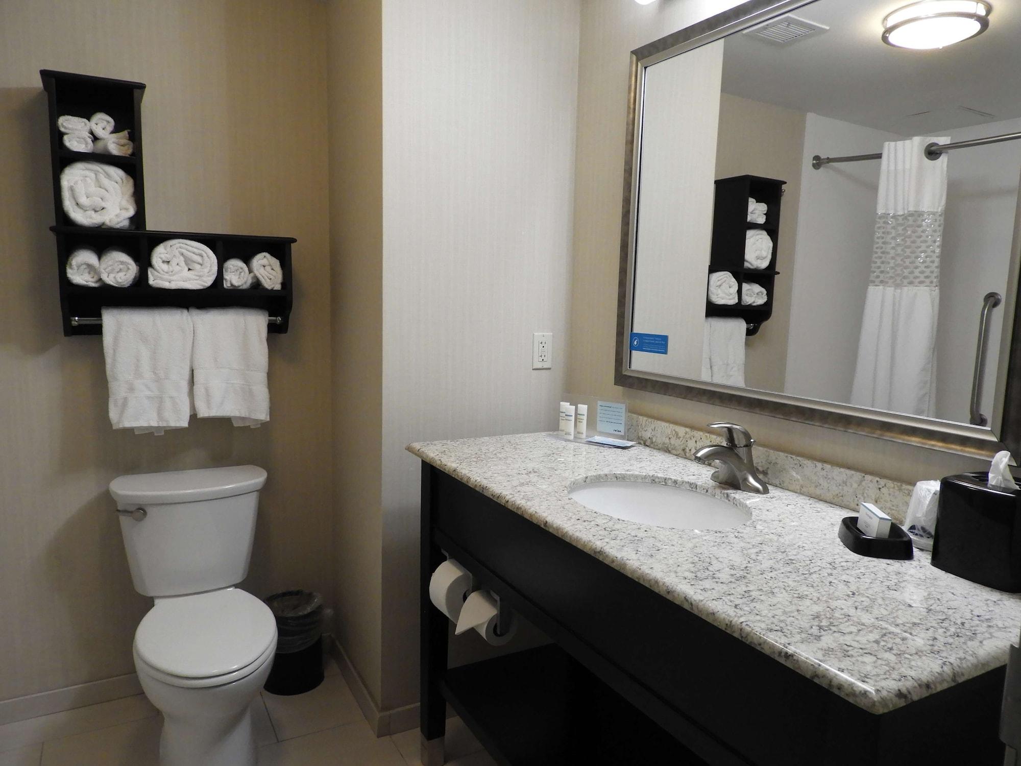 Hampton Inn And Suites Robbinsville Exterior foto
